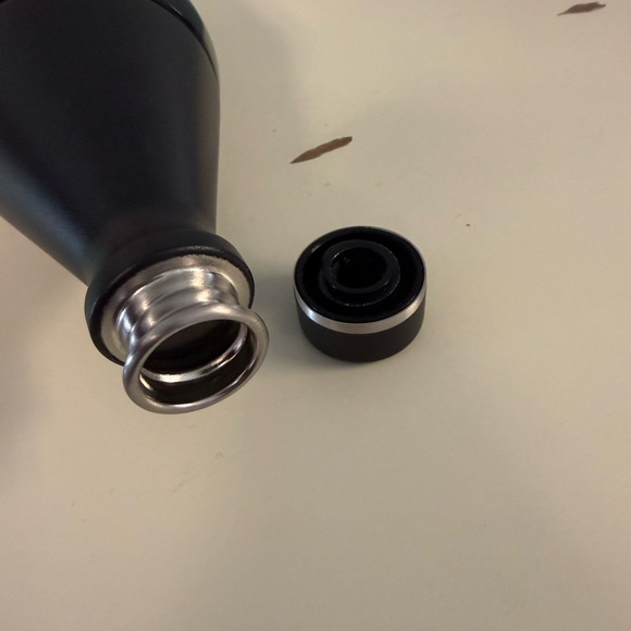 Stanley 34oz Black Stainless Vacuum Bottle 1.0L Minor Dent - Picture 7 of 7